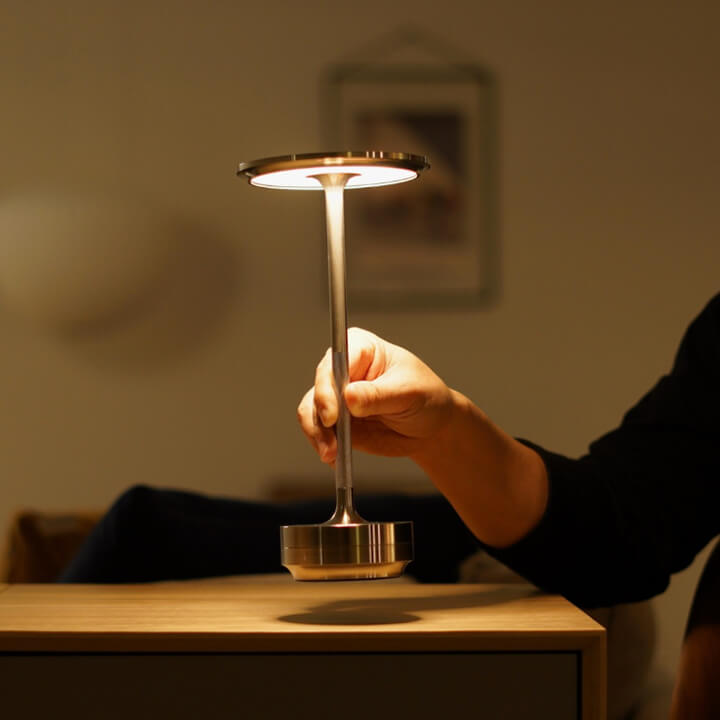ElegaGlo™ - Draadloze Oplaadbare Tafellamp!